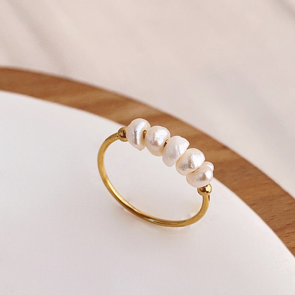 Färskvatten Oregelbunden Pärla Titanstål Ring Flickor Guldring Nischdesign Mode Elegant Joker