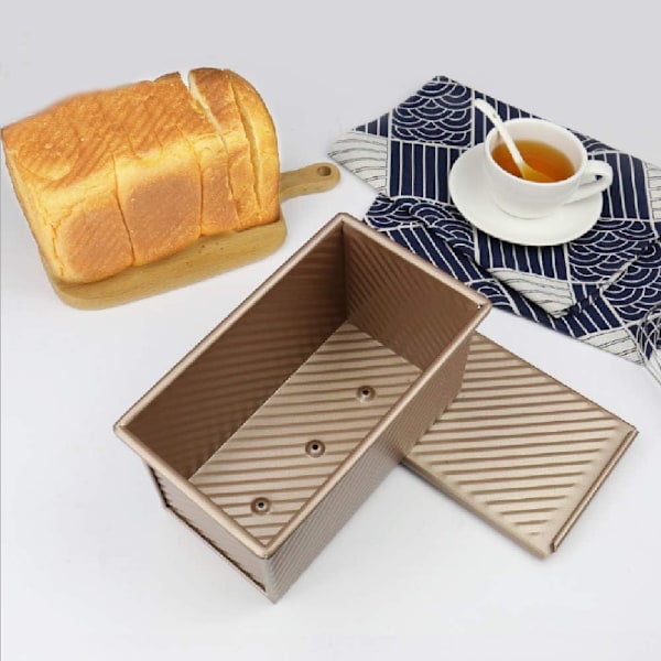 Pullman Limpform, Non-stick Guld Toastboxform med Flexibelt Lock för Jämn Bakning, 19,5 x 12,3 x 11,4 cm Livsmedelsklassad Aluminiumpläterad Stål Limpa
