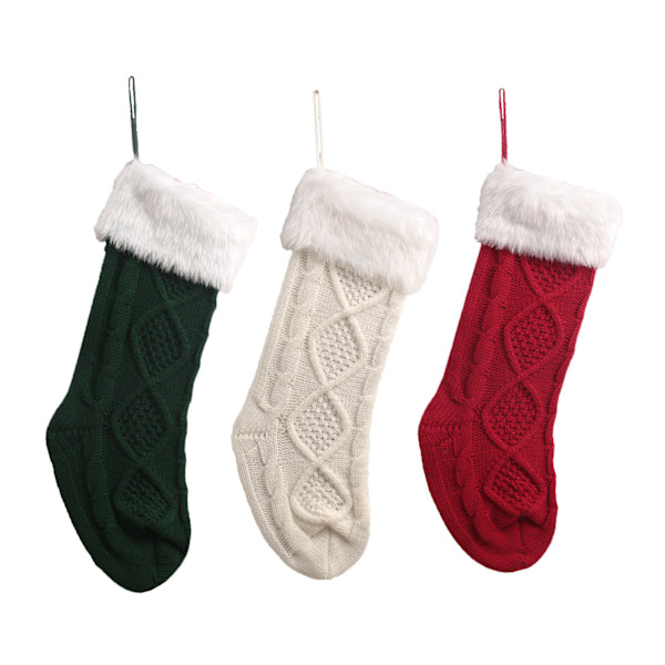 Julstrumpor, kabelstickad design ger rustik charm till din bondgårdsdekoration för en mysig julupplevelse