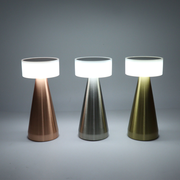 Bärbar LED Bordslampa 3 Färgtemperaturer Steglös Dimning 1800mAh Uppladdningsbart Batteri Sängbordslampa Silver