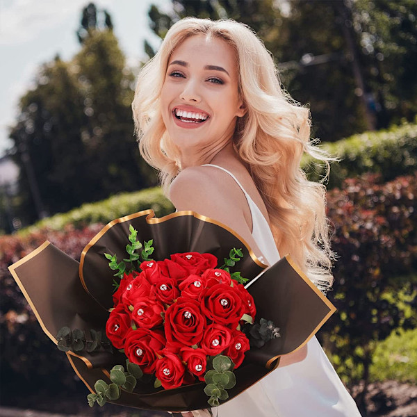 Enfarvet gavepapir med guldkant, blomsterbuketforsyninger