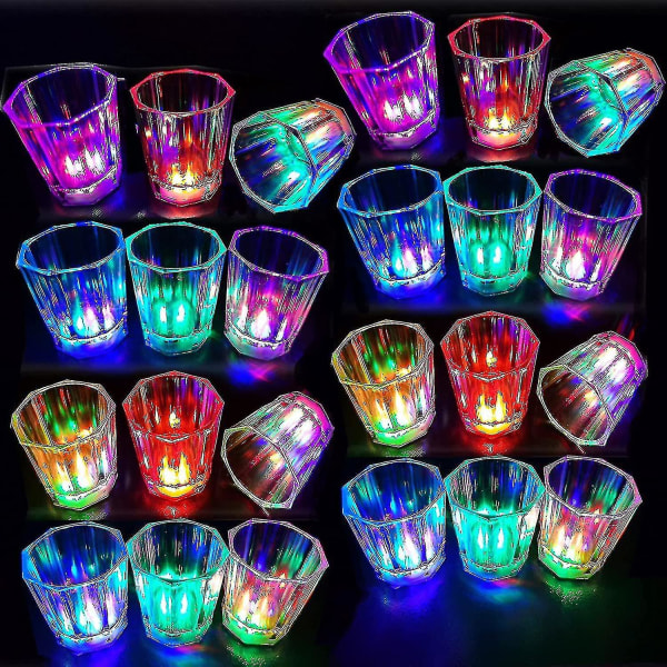 Sett med 24 shotglass med LED-lys for glødende festmoro