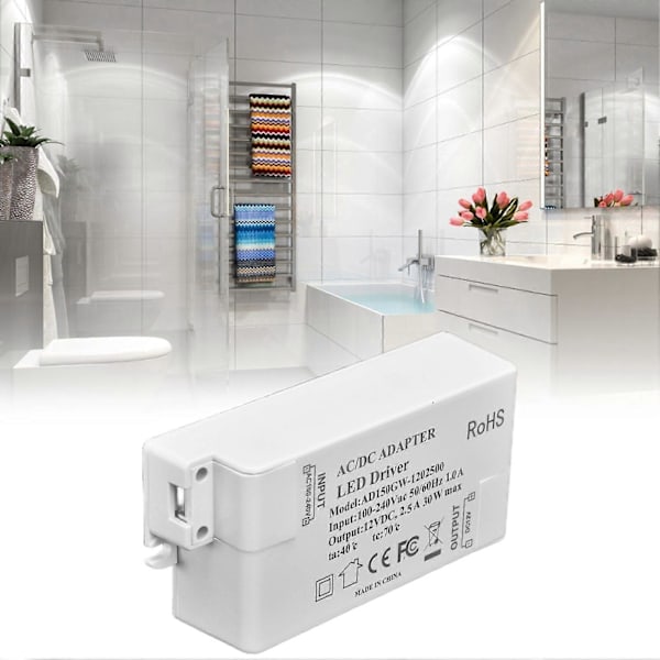 30W DC 12V 2.5A LED-drivr Konstant Spänning Ingen Flimmer LED-ljus Transformator för Badrum Toalett AC 100240V