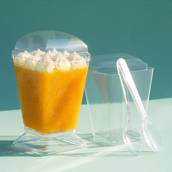 Kvadratisk plastkopp + sked - 50 stycken transparent