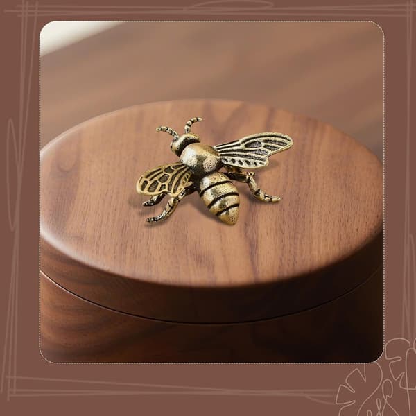 Bifigur, gull dyrepynt – skulptur i messing til skrivebordet
