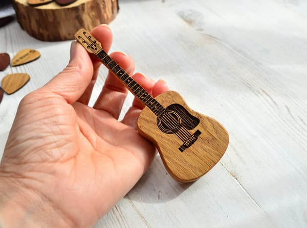 Træ guitar plekterboks