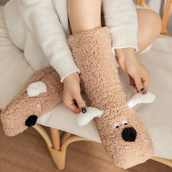 Halkfria toffelsockor för kvinnor, plyschfoder i lammull, söta djurmönster, med halkfria dynor