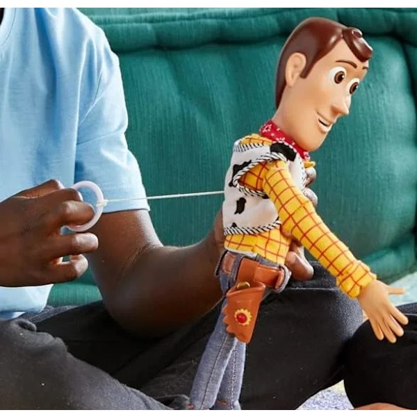 Woody interaktivt snakkende actionfigur, 38 cm, med over 10 engelske fraser, interagerer med andre figurer, avtakbar hatt