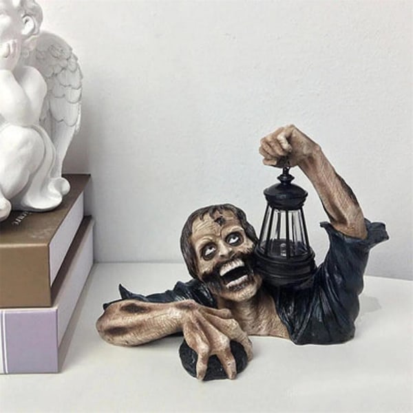 Halloween Kreativ Gyser Gruful Resin Zombie Statue Med Batteri Lanterne Udendørs Have Have Ornamenter Fest Dekorationer