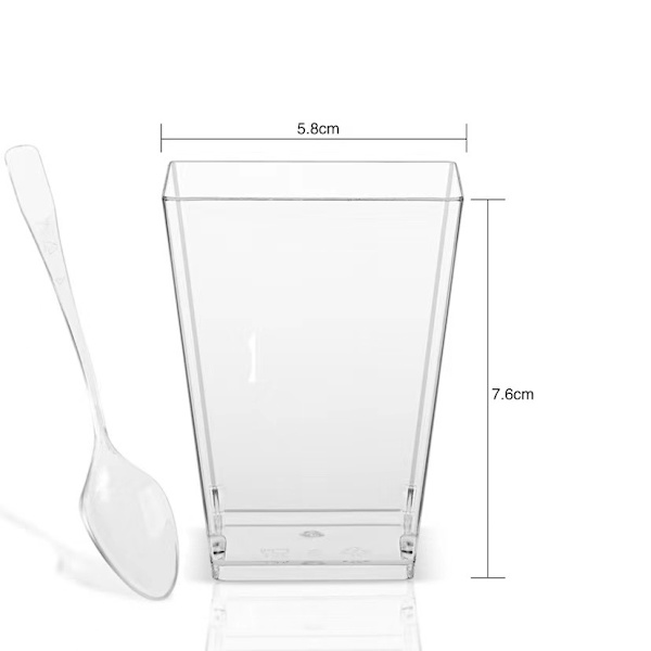 Kvadratisk plastkopp + sked - 50 stycken transparent
