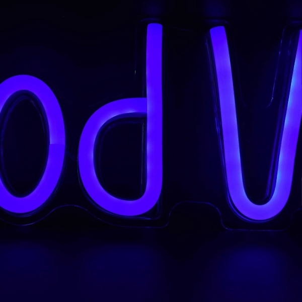 Good Vibes Neon Skilt USB-drevet Veggmontert Neonlys med Bryter for Soverom Bar Pub Fest Blå