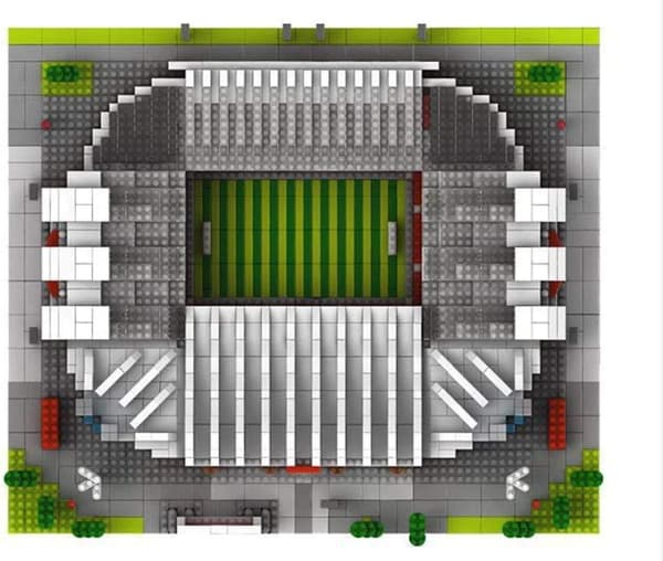 3800 deler til å sette sammen arkitekturmodellen av Old Trafford