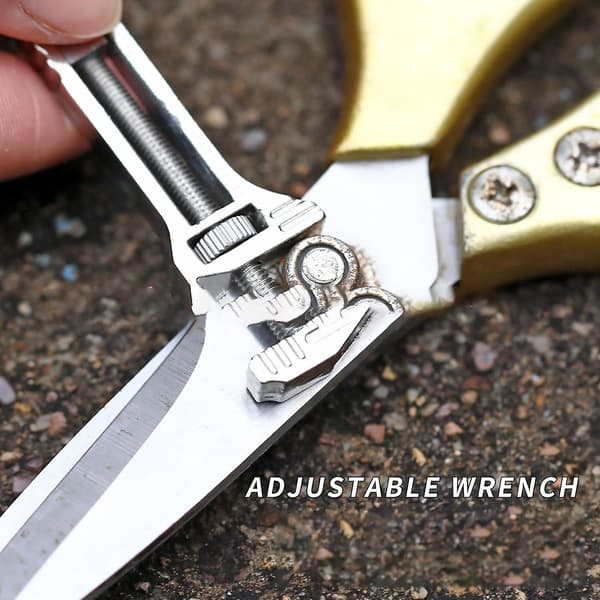 Mini Multitool Nøgle, Kompakt Titanium Multitool, Mini Legering Multi-Tool, Dåse- og Flaskeåbner til Hverdagens Forberedelse, Camping og Vandring