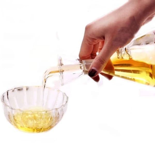 Oljebehållare i glas - triangulär oljebehållare 125 ml (liten)