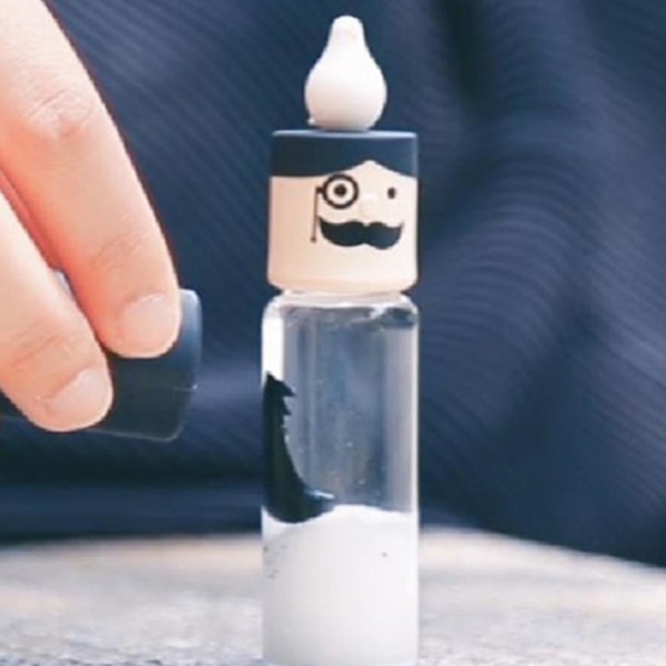 Cylindrisk Ferrofluid i en flaska - Stressreducerande leksak med magnetisk vätska (Färg: Svart)