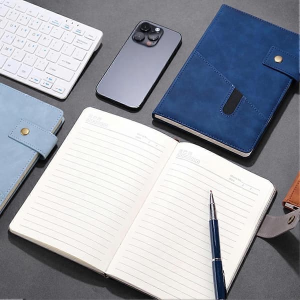 A5 Læder Notesbog med Smartphoneholder - Premium Journal Planner til Arbejde og Personlig Brug Red