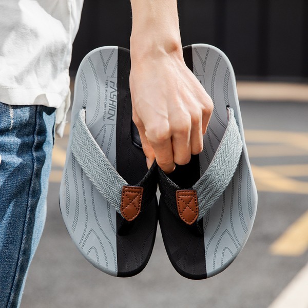 2024 nye stil neutrale bløde bund flip flops moderigtigt overtøj herre flip flops casual strand sko kvinder dark grey 47