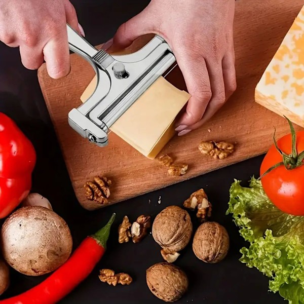 Kädessä pidettävät juustohöylät säädettävällä paksuudella, tukeva juustoleikkuri puolikovaa juustoa varten