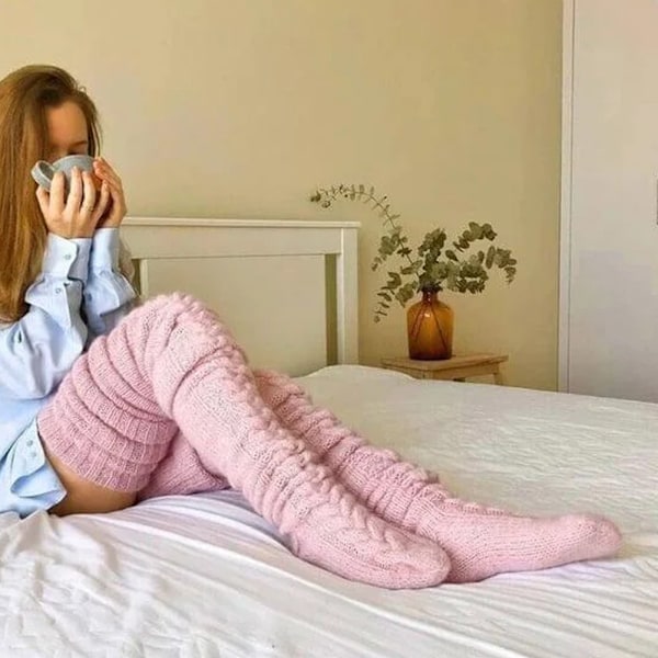 Reisilämpöiset sukat Lämpimät polven yli ulottuvat erittäin pitkät neulotut sukat Syksy Talvi Villa Jalkojenlämmittimet Sukat Naisille Tytöille Punainen