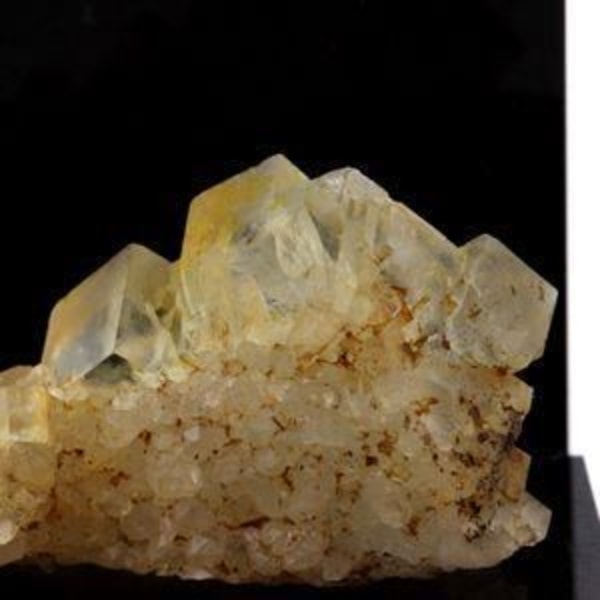 Stenar och mineraler. Fluorit + Kvarts. 63,0 ct. Langeac, Haute-Loire, Frankrike. Sällsynt.