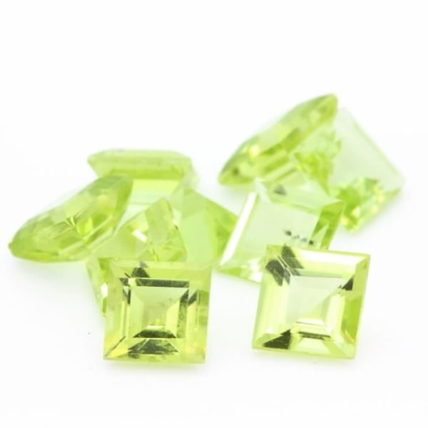 Stenar och mineraler. Grön peridot. Fyrkantig . IF-VVS1 (säljs styckvis) Pakistan.