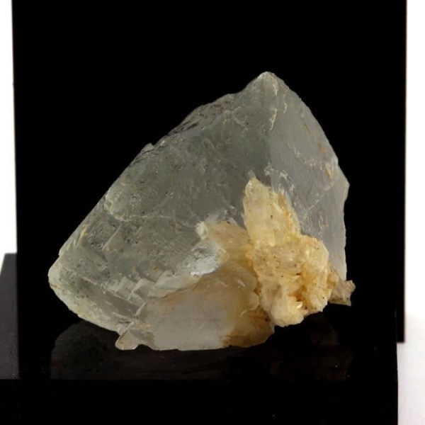 Sten -Fluorit. 157,9 cent. Jarrier, Maurienne, Savoie, Frankrike. Sällsynt