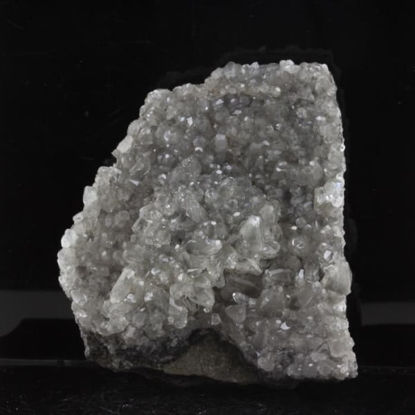 Stenar och mineraler. Kalcit. 625,40 cent. Anduze, Gard, Occitanie, Frankrike.
