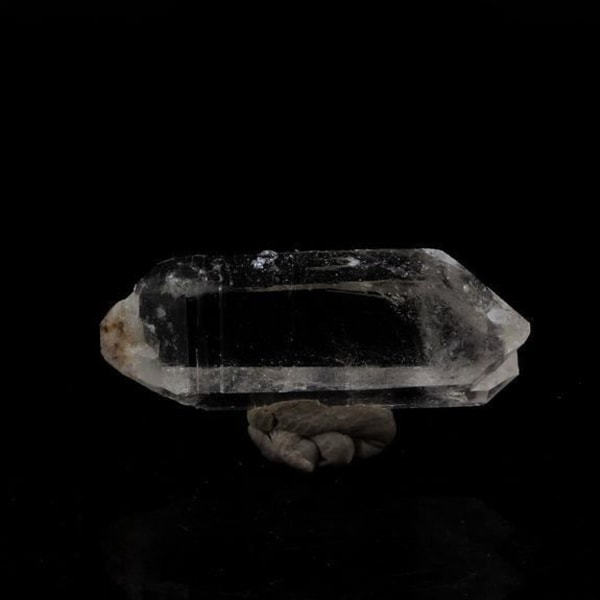 Sten og mineraler. Dobbelt-termineret kvarts. 14,46 ct. La Gardette-minen, Bourg d'Oisans, Isère, Frankrig.