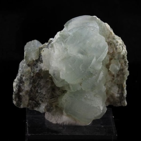 Stenar och mineraler. Prehnite. 47,9 ct. La Combe de la Selle, Bourg d'Oisans, Frankrike..