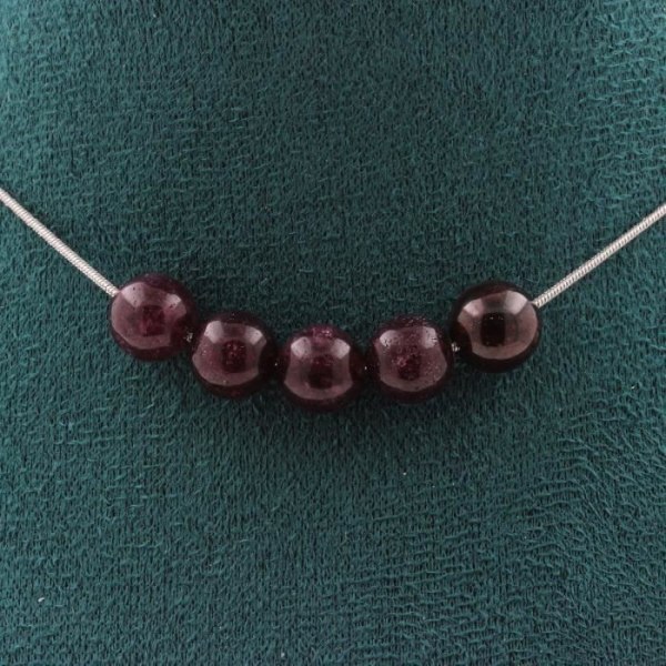 Stenar och mineraler. Halsband med 5 granatpärlor 8 mm. Rostfri kedja Halsband för kvinnor, män. Anpassningsbar storlek.