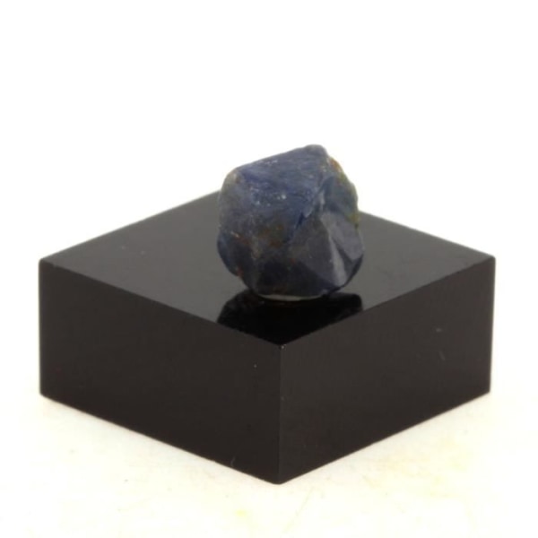 Stenar och mineraler. Safir. 5,7 ct. Zazafotsy, Ihorombe, Madagaskar.