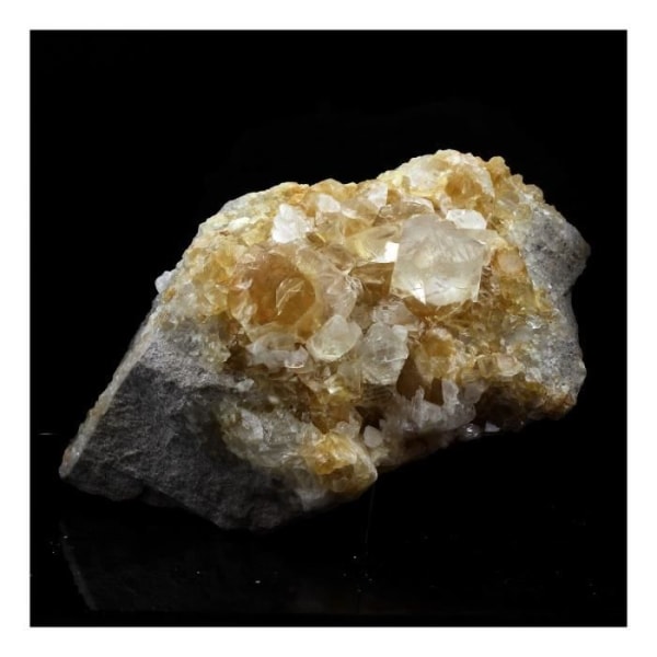 Stenar och mineraler. Kalcit. 2379,0 cent. La Sambre Quarry, Landelies, Belgien.