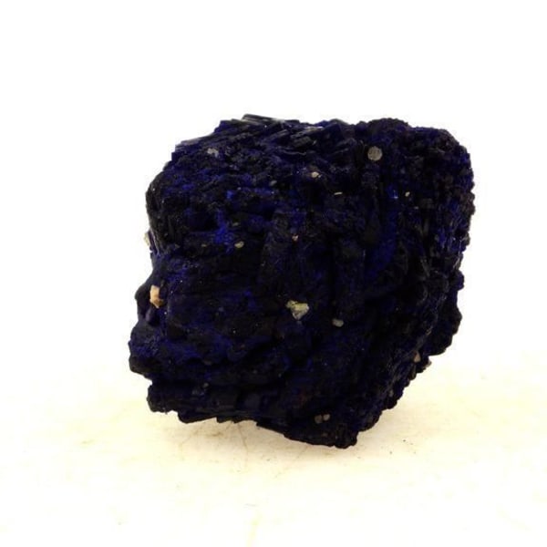 Stenar och mineraler. Chessylit (Azurite) + Cuprit. 66,0 ct. Chessy-les-Mines, Frankrike.