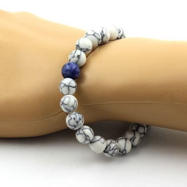 Howlite + Sodalite Beads Armbånd 8 mm - ABIJOUX - Lavet i Frankrig vitt och blått