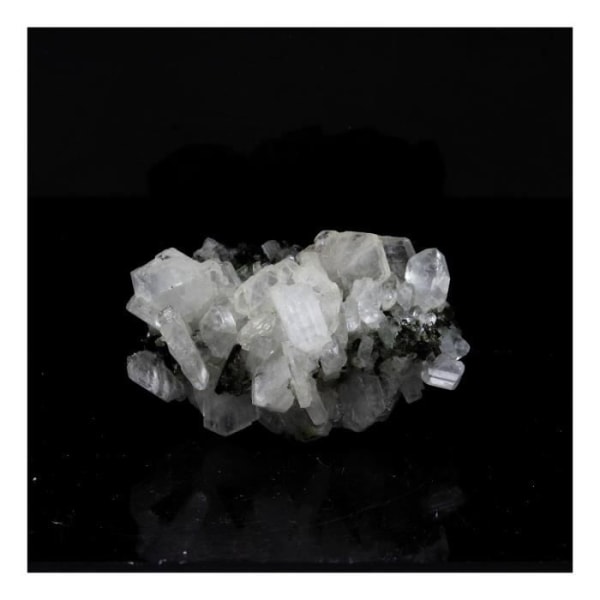 Stenar och mineraler. Albit + Epidot. 71,0 ct. St Veran, Frankrike.