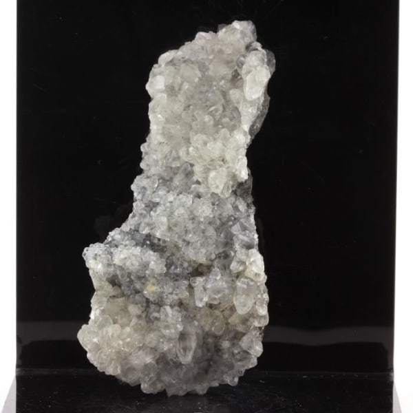 Stenar och mineraler. Kalcit. 558,95 cent. Anduze, Gard, Occitanie, Frankrike.