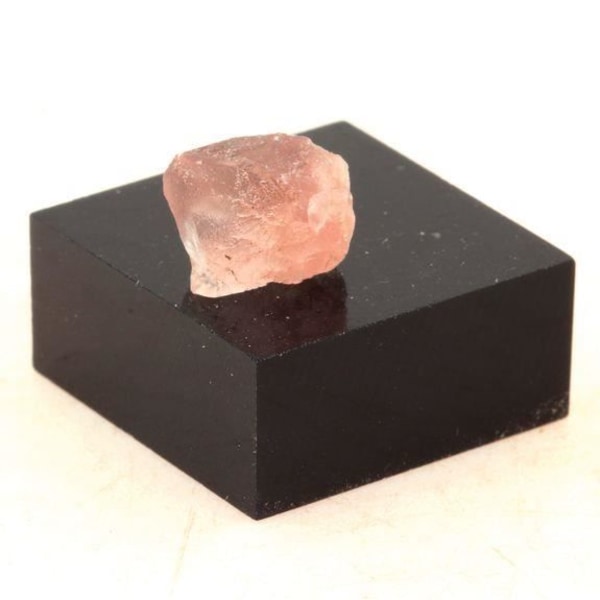 Sten og mineraler. Pink fluorit. 4,19 ct. Mont Blanc-massivet, Frankrig.