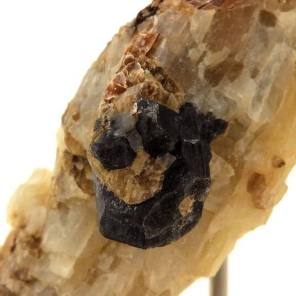Stenar och mineraler. Safir. 88,5 ct. Morafeno, Tranomaro, Anosy, Madagaskar.