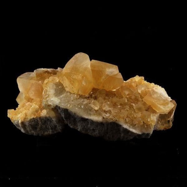 Stenar och mineraler. Kalcit. 614,0 ct. La Sambre Quarry, Landelies, Belgien.