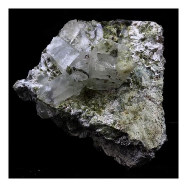 Stenar och mineraler. Kvarts, Epidot, Byssolite. 594,0 ct. Chamrousse, Belledonne, Isère, Frankrike..