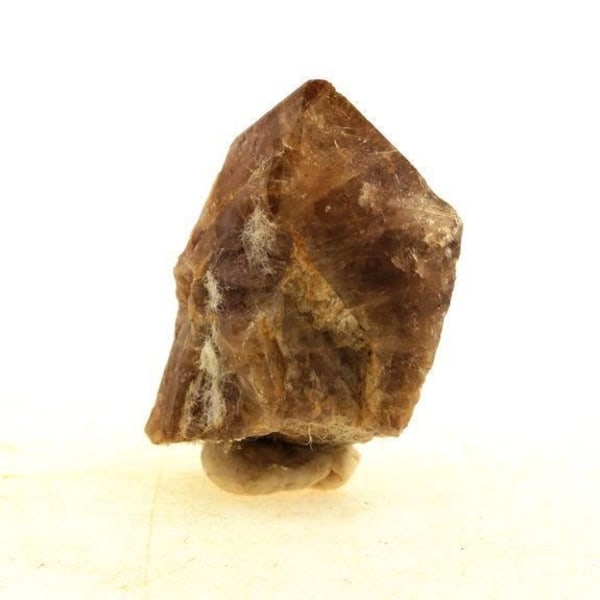 Stenar och mineraler. Axinit. 39,5 ct. Chamrousse, Isère, Frankrike.