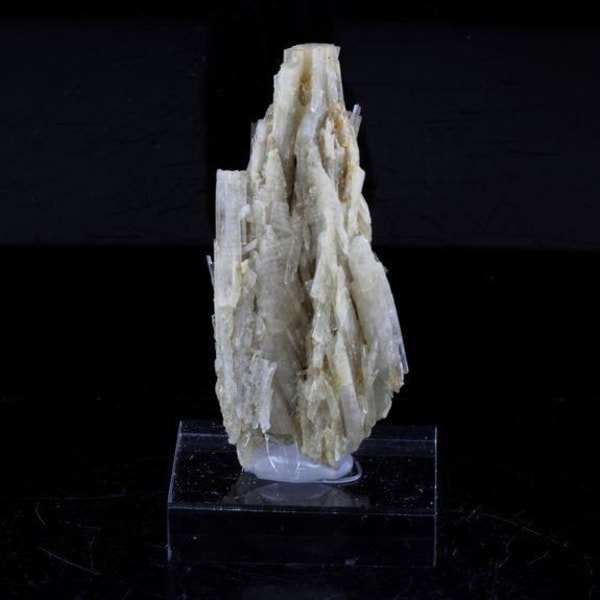 Stenar och mineraler. Klinozoisite. 30,0 ct. Marine de Scala, Canari, Haute-Corse, Frankrike.