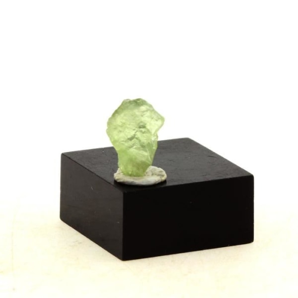 Sten og mineraler. Peridot. 1,85 ct. Almklovdalen, Vanylven, Norge.