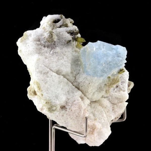 Sten og mineraler. Alkali-beryl + turmalin. 628,0 ct. Deo Darrah, Badakhshan, Afghanistan.