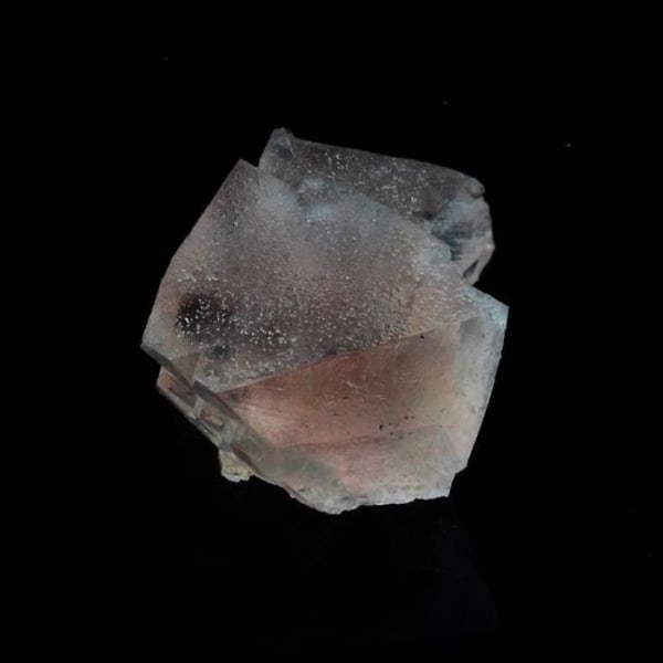 Sten og mineraler. Pink fluorit. 4,90 ct. Mont Blanc-massivet, Frankrig.