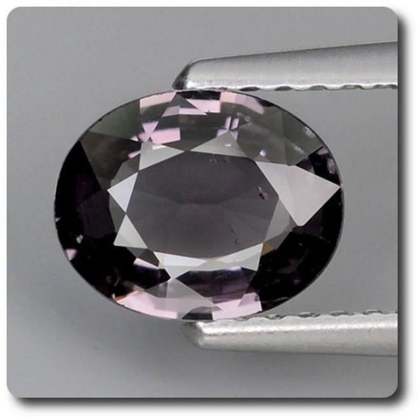 Sten og mineraler. 1,07 cts LILLA SPINEL. VS2 Sri Lanka.