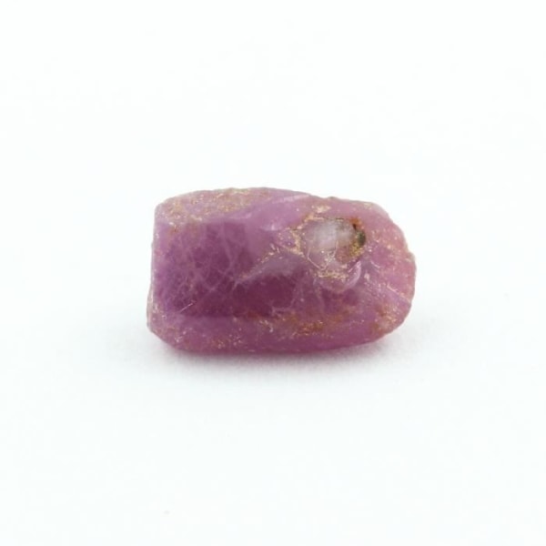 Stenar och mineraler. Ruby.4 680 ct. Kiteto-distriktet, Manyara-regionen, Tanzania.