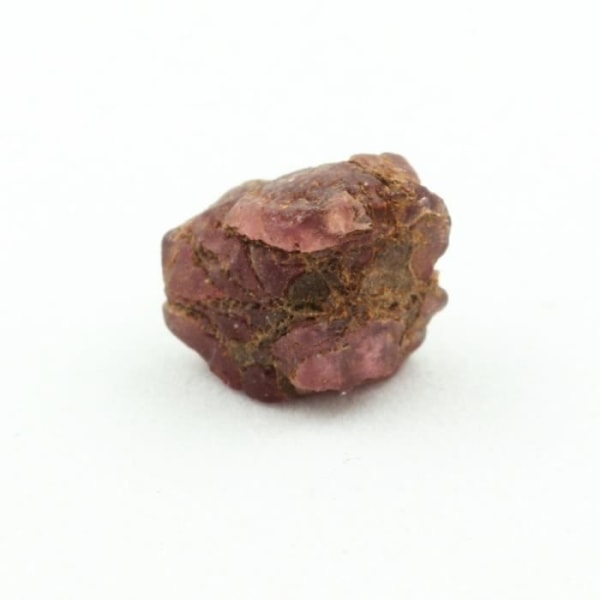 Stenar och mineraler. Rhodolit granat. 4 760 cent. Madagaskar.