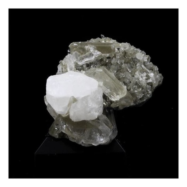 Stenar och mineraler. Kalcit + kvarts. 135,0 ct. Maronne, La Garde-en-Oisans, Frankrike..