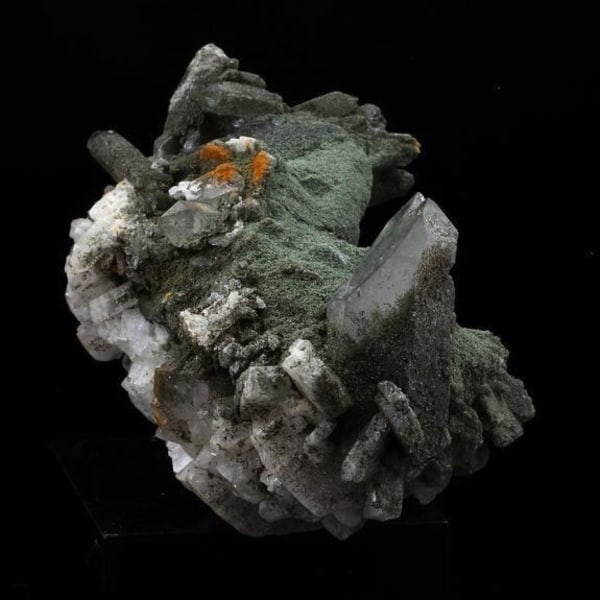 Stenar och mineraler. Kvarts + Albit. 213,0 cent. Grandes Rousses, Isère, Frankrike..